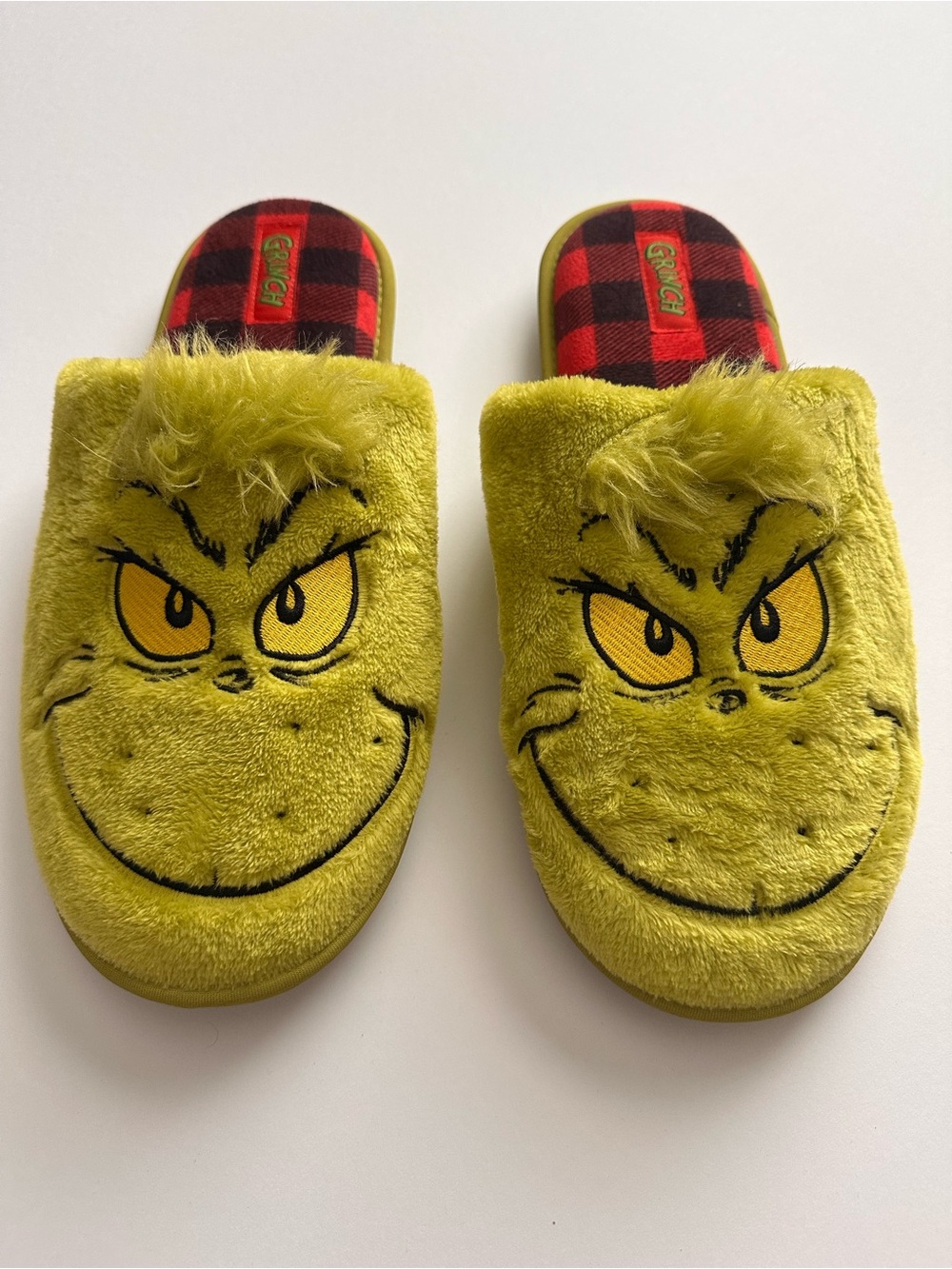 Grinch Plush Slip-On Slippers (Size: L 11-12)